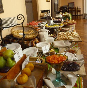 Breakfast buffets were common at the better Quito hotels and restaurants.