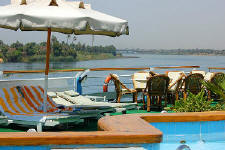 Click photo to see review by Alan Fox of his trip to Cairo, Egypt and Cruising the Nile 