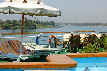 Click photo to see review by Alan Fox of his trip to Cairo, Egypt and Cruising the Nile 